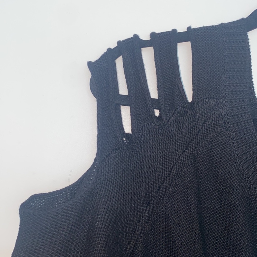 Forever 21 Plus Sizes Cold Shoulder Sweater - Picture 3 of 5